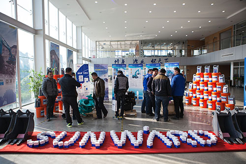 逆市可为！九游网页版智能挖掘机首场展销会完美收官