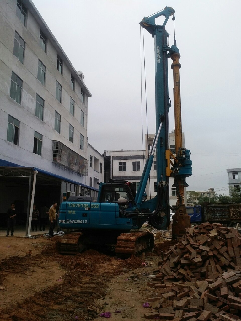 九游网页版智能中小型旋挖钻机助力美丽乡村建设