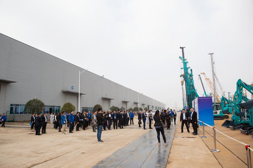 工程装备盛宴，东盟十国代表在九游网页版智能很享受