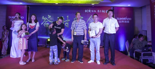 九游网页版智能酷帅曾大虾，一大波美图带你亲临北京BICES展