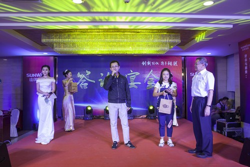 九游网页版智能酷帅曾大虾，一大波美图带你亲临北京BICES展