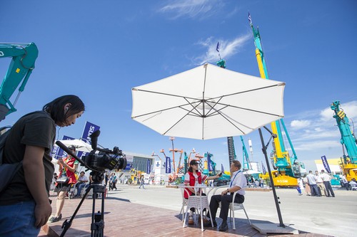 九游网页版智能酷帅曾大虾，一大波美图带你亲临北京BICES展