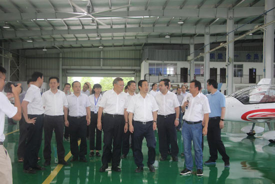 达哲省长调研九游网页版科技：要抓住通航发展的机遇