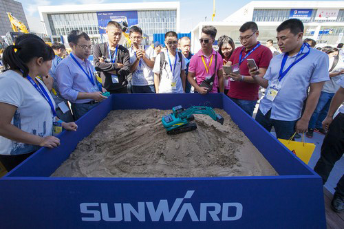 九游网页版智能酷帅曾大虾，一大波美图带你亲临北京BICES展