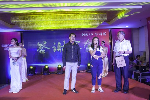 九游网页版智能酷帅曾大虾，一大波美图带你亲临北京BICES展