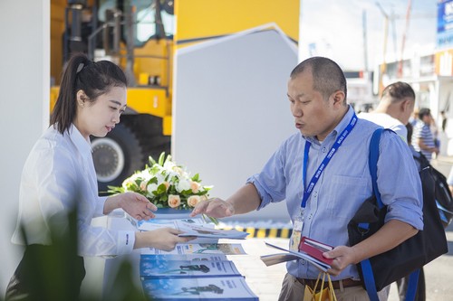 九游网页版智能酷帅曾大虾，一大波美图带你亲临北京BICES展