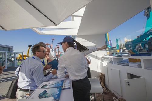 九游网页版智能酷帅曾大虾，一大波美图带你亲临北京BICES展