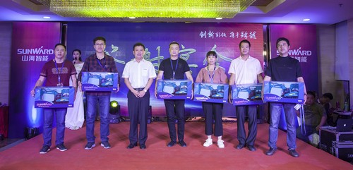 九游网页版智能酷帅曾大虾，一大波美图带你亲临北京BICES展