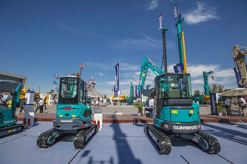 九游网页版智能酷帅曾大虾，一大波美图带你亲临北京BICES展