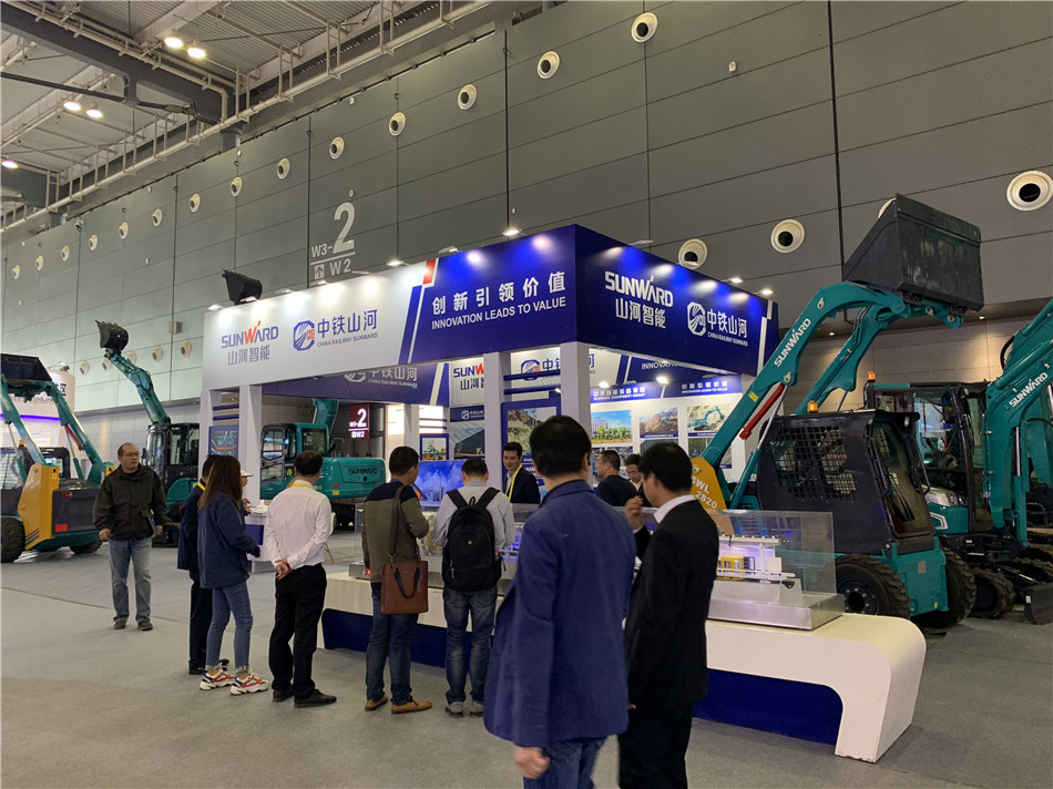 九游网页版智能亮相轨道博览会 展全球领先工程装备成果