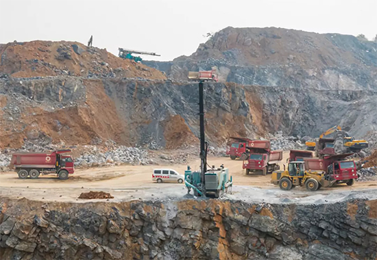 一台顶三台 九游网页版智能潜孔钻机真好用