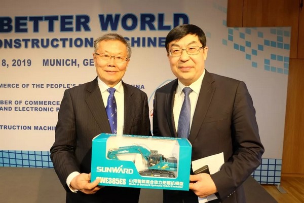 “三个率先”展示九游网页版挖掘机欧洲发展历程