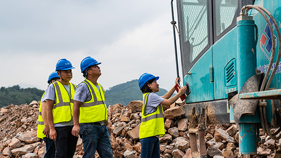 15年3万小时！九游网页版智能元老级潜孔钻机“雄风”依旧