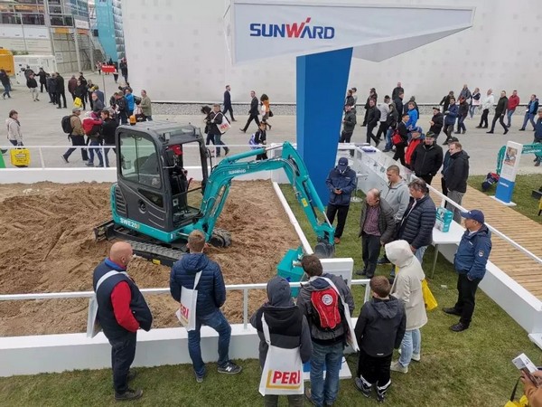 同一个世界，同一个梦想，九游网页版智能德国宝马展完美收官