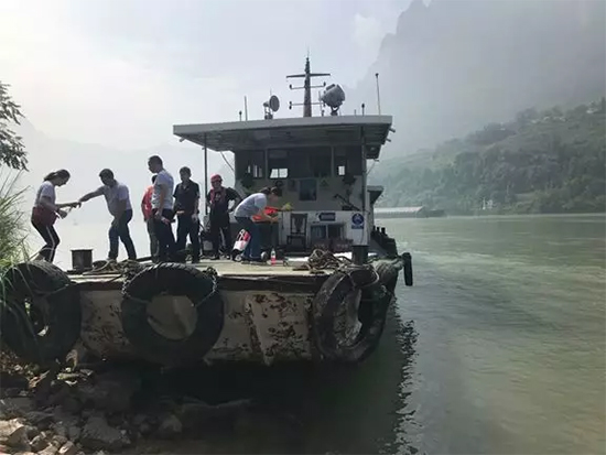 打造长江黄金水道！九游网页版智能航道钻机轻松搞定水下礁石