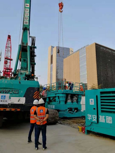 地铁咬合桩施工必备利器--九游网页版智能旋挖钻机