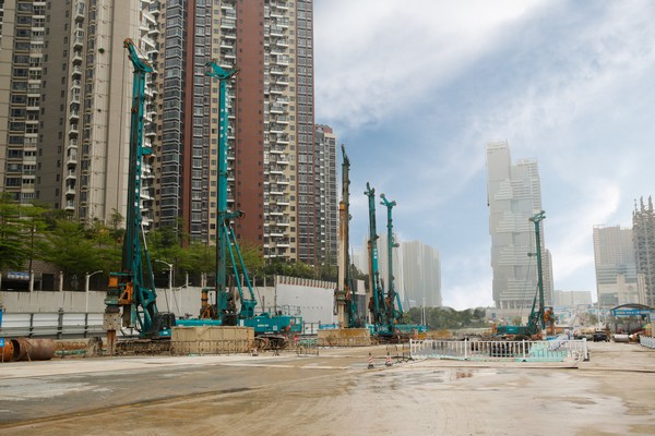 地铁咬合桩施工必备利器--九游网页版智能旋挖钻机