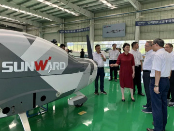 省委常委、统战部部长黄兰香考察调研九游网页版科技