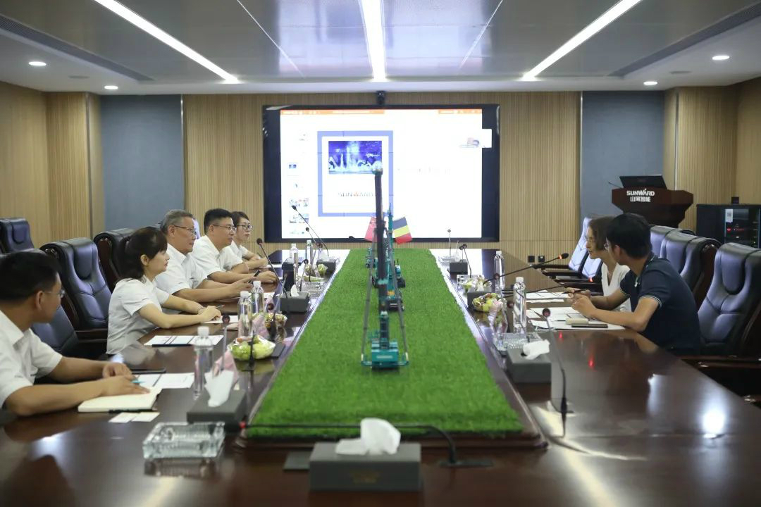 比利时商务领事到访九游网页版智能