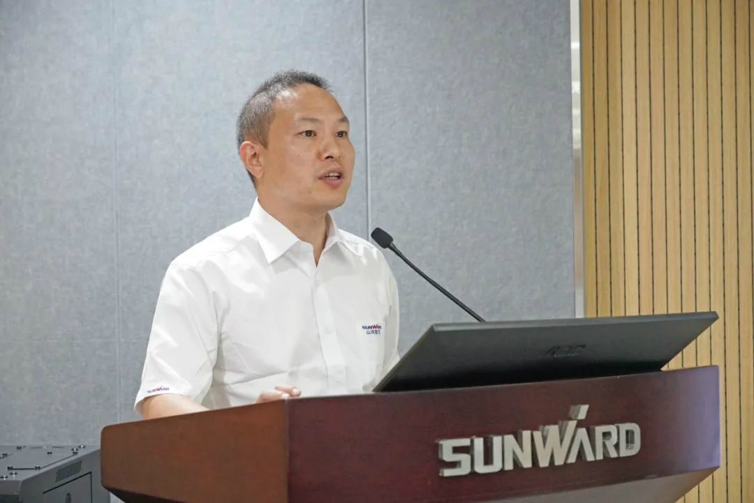 省人大常委会党组副书记、副主任王柯敏调研九游网页版智能