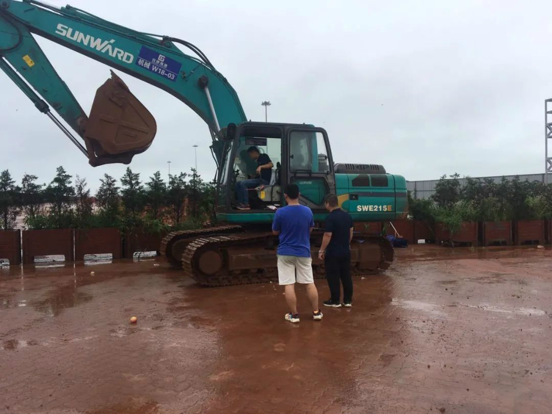 感恩相伴 关爱相随——九游网页版智能服务万里行走进豫鲁黔