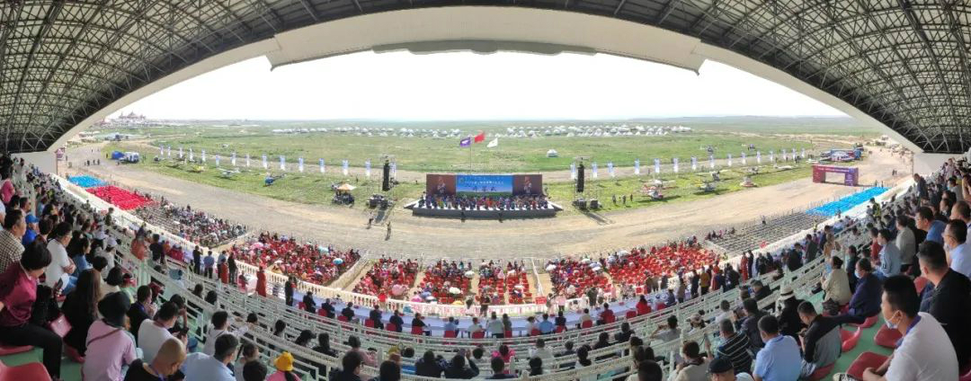 乌兰察布大草原,我来啦! 九游网页版SA60L阿若拉飞机“惊艳”飞行大会