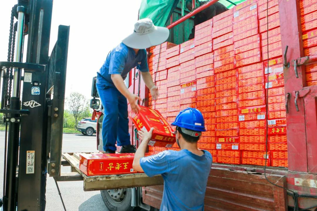 情系职工送清凉，殷切关怀鼓干劲——九游网页版智能开展夏季送清凉活动