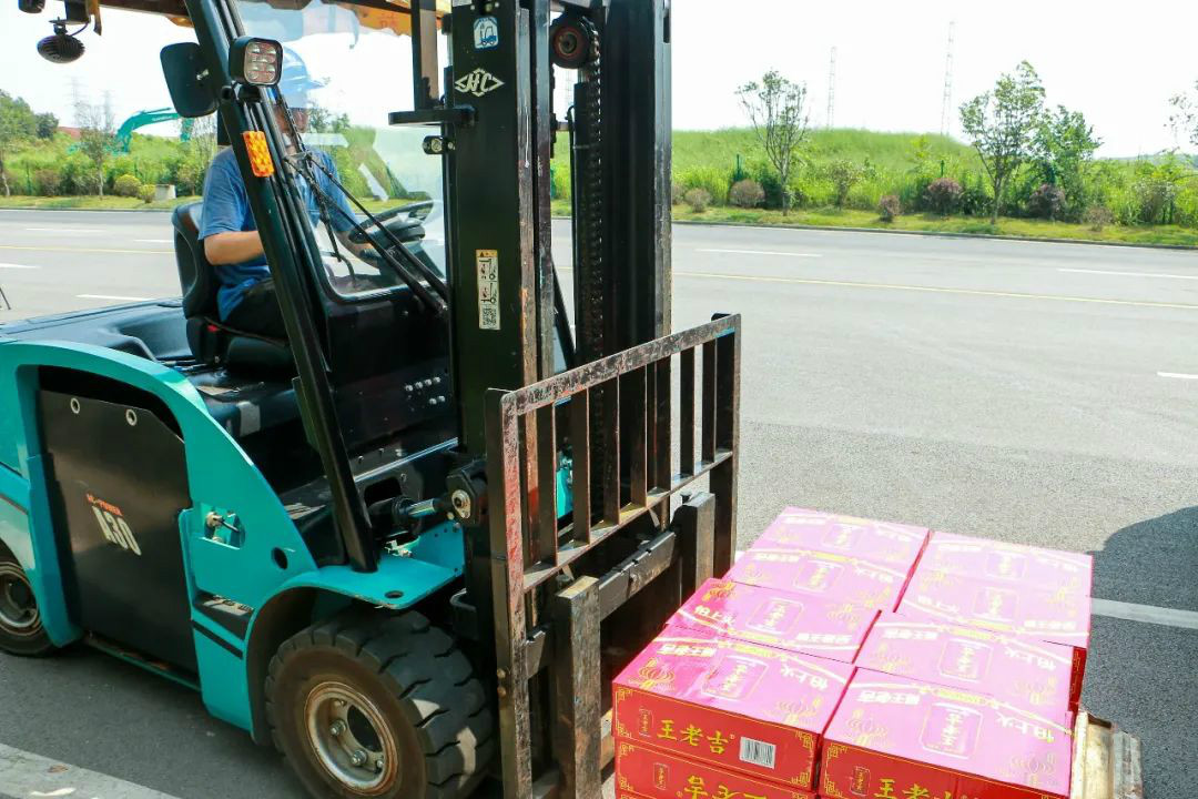 情系职工送清凉，殷切关怀鼓干劲——九游网页版智能开展夏季送清凉活动