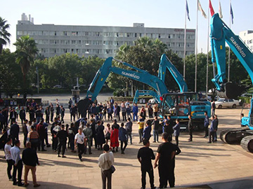 5千万! 九游网页版智能挖掘机订货会创新高