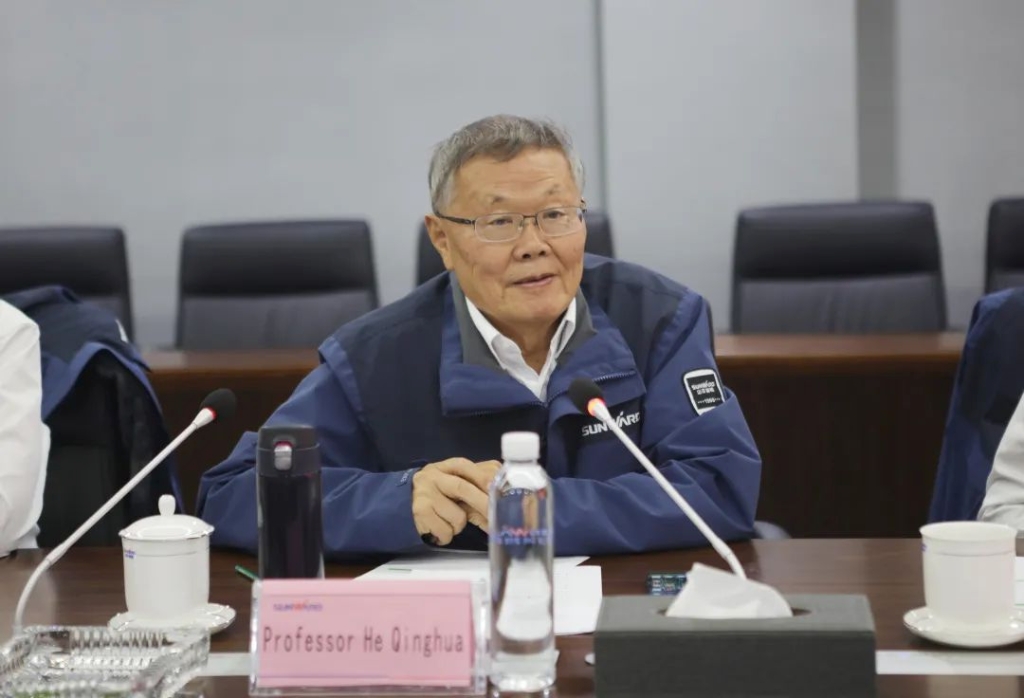英国驻广州总领事贺颂雅考察九游网页版智能
