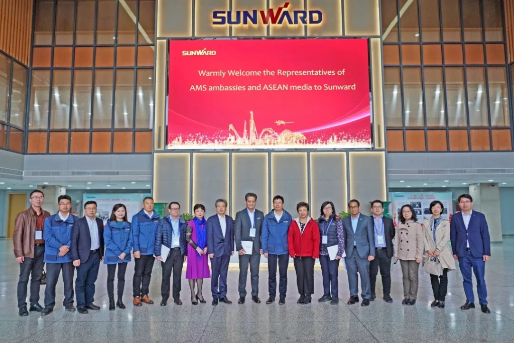 东盟联合参访团考察九游网页版智能