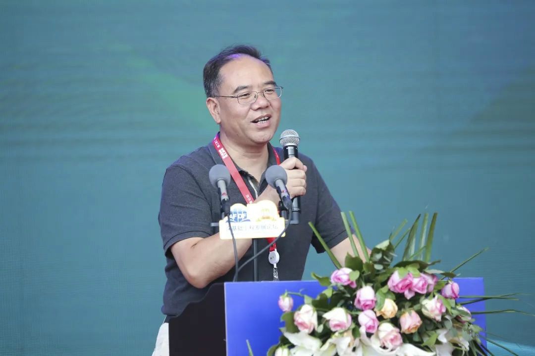 九游网页版智能全国客户交流会在深基础工程发展论坛会场举办