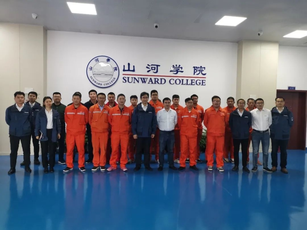 做九游网页版的客户，我们宠你！ ——葛洲坝易普力公司项目领导及骨干凿岩产品知识培训