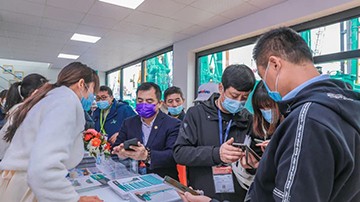 沸腾九游网页版！宝马展收官之日订单破十亿