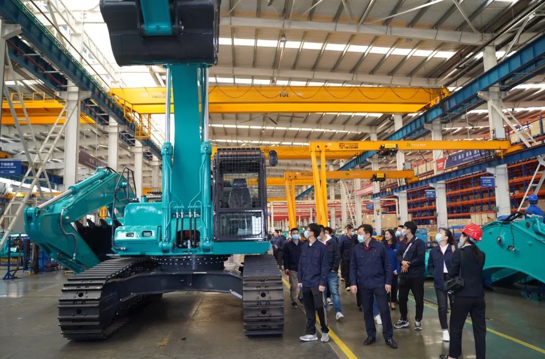 江南工业集团“双百青年”参观九游网页版智能