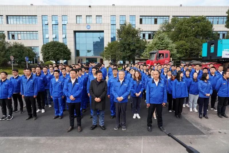 九游网页版智能首台SWHG70连续墙液压抓斗顺利交机