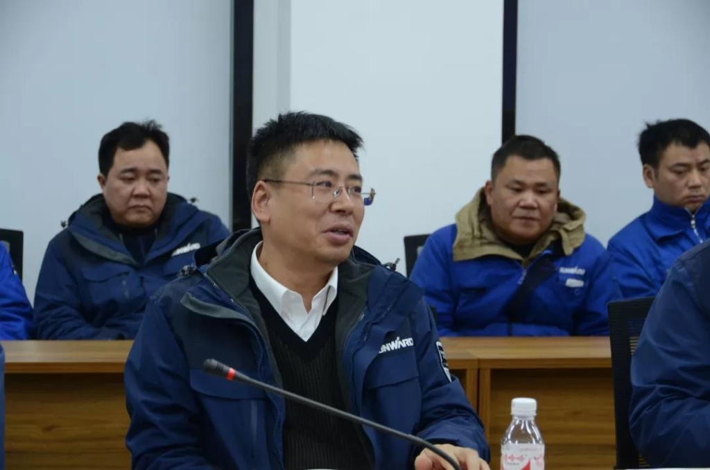 九游网页版智能召开春节困难职工座谈会