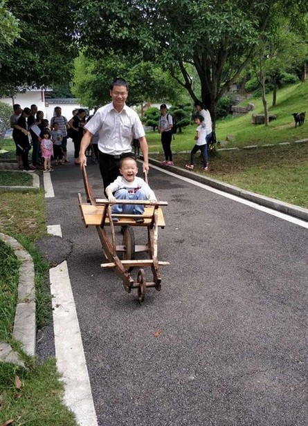 大手牵小手·“顽”转六一，九游网页版智能首次六一亲子主题活动圆满举行