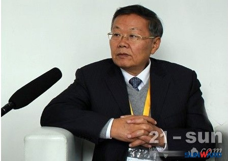 九游网页版智能何清华：潜心寻求“九游网页版之路”